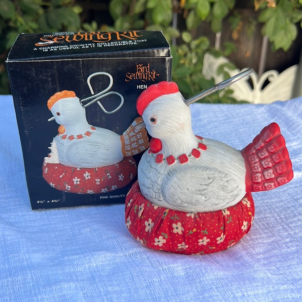 Vintage Jasco Porcelain Hen Bird Sewing Kit.